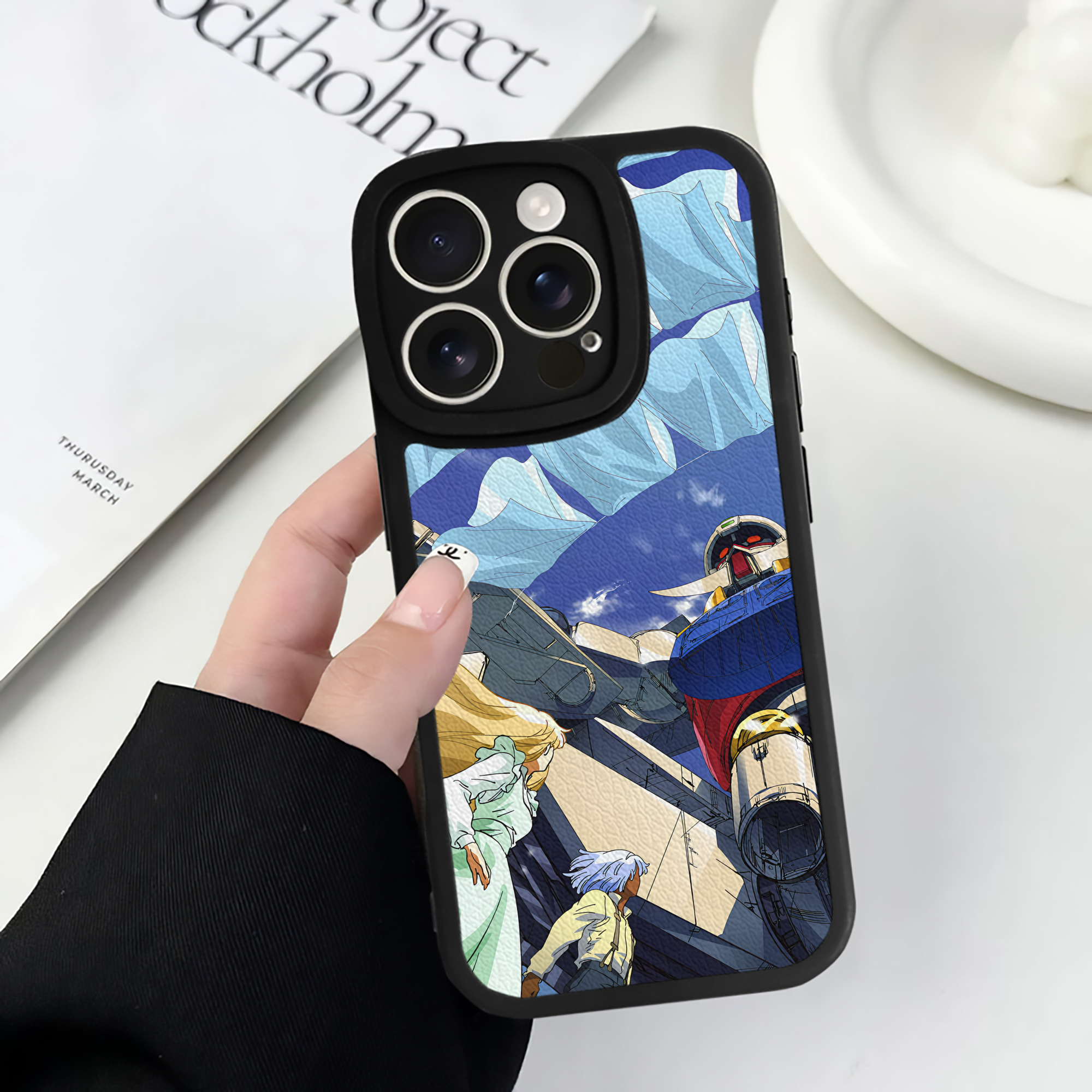 （画像用） 機動戦士ガンダム Mobile Suit Gundam 【iPhone 16シリーズ対応】シリコンスマホケース（レザー調） 材質：シリコン